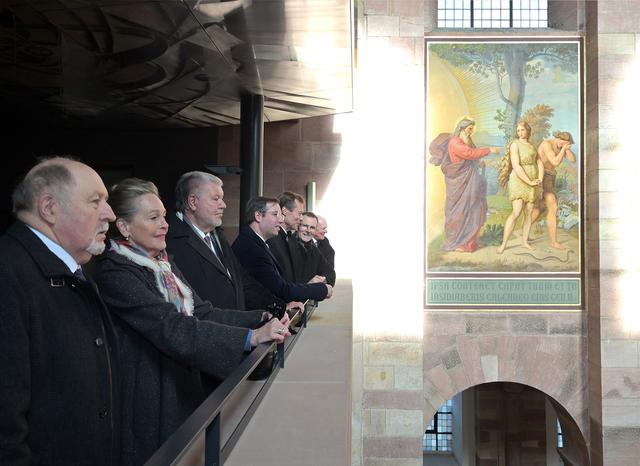 Rundgang durch den Dom am Vormittag mit Werner Schineller, Vorstandsmitglied und Oberbürgermeister der Stadt Speyer a.D., Elisabeth in Bayern, Kurt Beck, Vorsitzender des Kuratoriums, Großherzog Henri von Luxemburg, Erbgroßherzog Guillaume von Luxemburg, Domdekan und Domkustos Dr. Christoph Kohl, Dr. Georg Gölter, Vorstandsmitglied und Minister a.D. (von links nach rechts).  | Foto: Klaus Landry