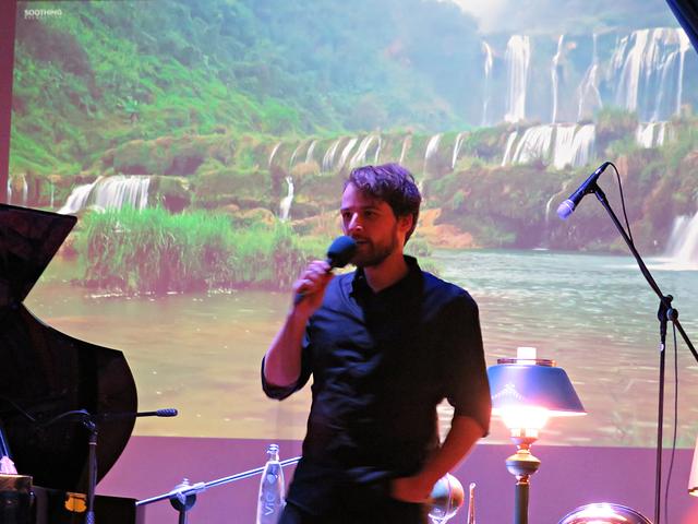 Tim Golla begrüßt die Gäste | Foto: Brigitte Melder