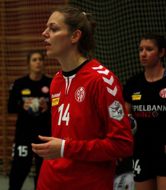 Sophie Hartstock, Linksaußen, Mainz 05, vor dem Spiel gegen Ketsch

FotoArchiv Merkel+Merkel

