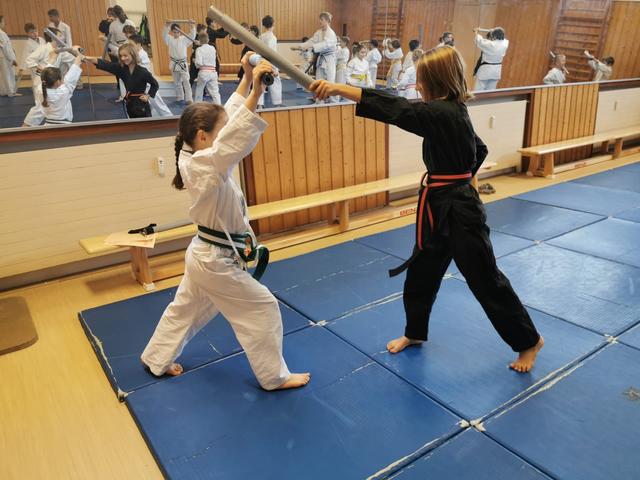 Spielerisches Erlernen der richtigen Körperbewegung | Foto: ps