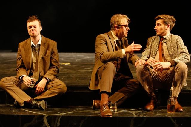Die Lomans im Gespräch im Erwachsenenalter: Nicolas Handwerker / Rainer Furch / Michel Kopmann (v.l.) | Foto: Pfalztheater / Heieck