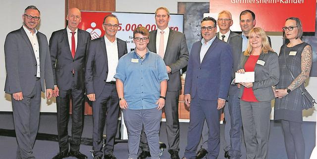Übergabe der Stiftungsmittel an die Realschule Plus Kandel.