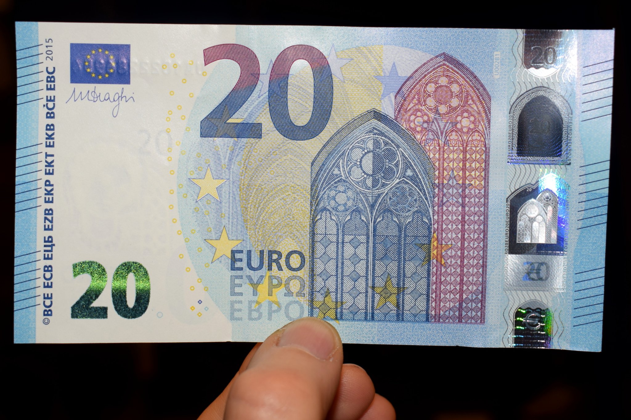 20 евров. 20 евро как выглядит купюра. 5 евро купюра. Банкноты евро. Банкноты евро 20 евро.
