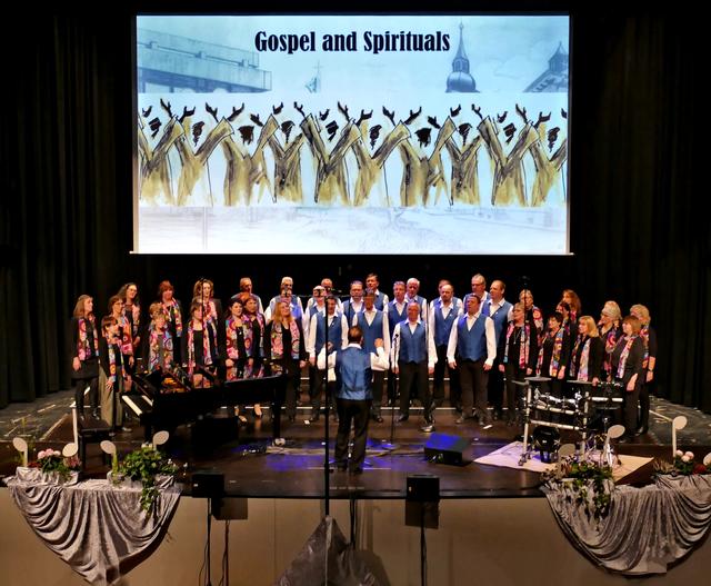 Living Voices unter der Leitung vpn Helmut Landes