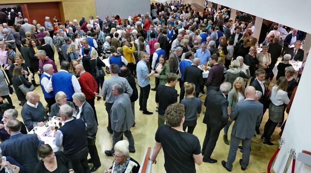 Großer Andrang beim Jubiläumskonzert in der Festhalle Wörth