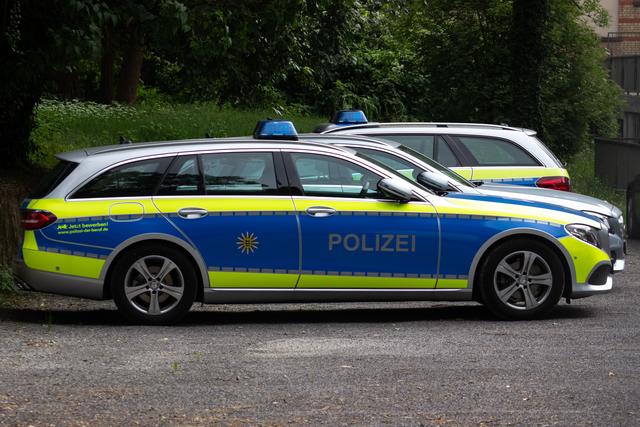 An der Kreuzung mit der Hanauer Straße/Waldpforte bog er bei grüner Ampel zunächst links ab, wendete und setzte seinen Weg schließlich in Richtung Sandhofen fort. Dabei übersah er eine 83-jährige Frau, die mit ihrem Rollator gerade die Fahrbahn der Waldstraße in Fahrtrichtung Sandhofen überquerte.  | Foto: Needham