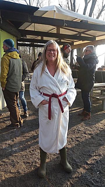 Gummistiefel und Bademantel :-)  | Foto: Johanna