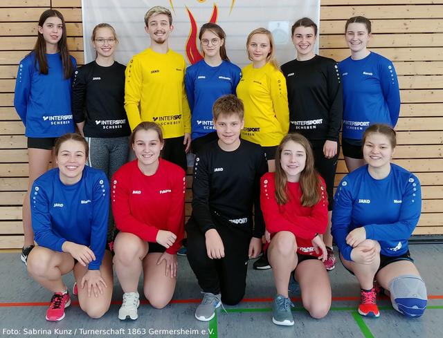 Hintere Reihe vlnr:  Emmi Altmann, Chiara Huber, Mark Maurer, Michelle Fischer, Evelyne Fening, Ronja Höfers und Sarah Höfers
Vordere Reihe vlnr:  Bianca Illing, Fabienne Metzger, Christian Fischer, Diana Brauer und Simone Illing | Foto: Sabrina Kunz