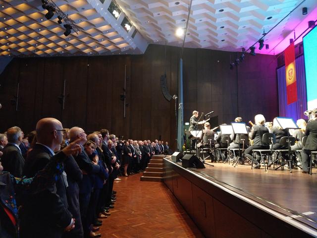 Am Ende der Ansprache sang der ganze Saal gemeinsam die "Ode an die Freude". | Foto: BAS