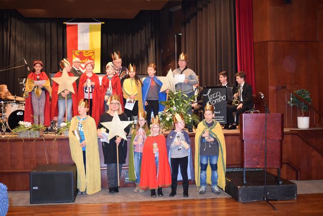Die Sternsinger überbrachten auch in diesem Jahr ihren Segen.  | Foto: B.Bender