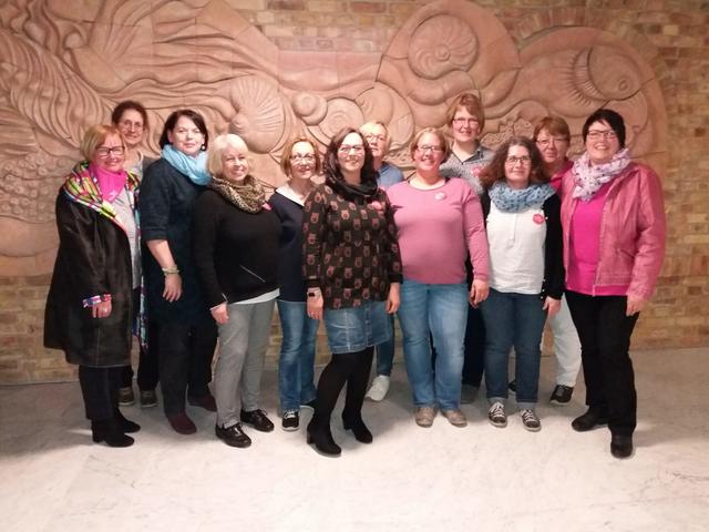 Das Team bei der Gründung der Jockgrimer Landfrauen mit Gästen | Foto: Küster
