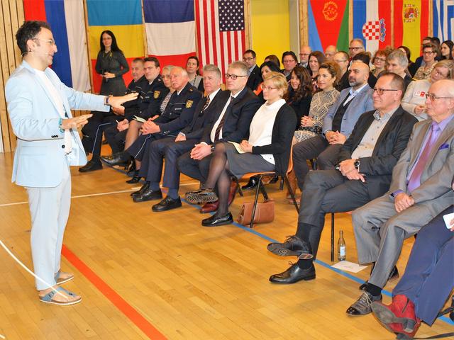 Fatih Cevikkollu gibt seine Erlebnisse preis