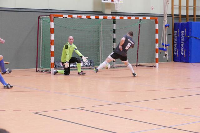 Im 2. Halbfinale : Treffer für die SG GlanAlb gegen Haschbach/Schellweiler, das letztlich ins Finale einzieht. Fotos: Horst Cloß
