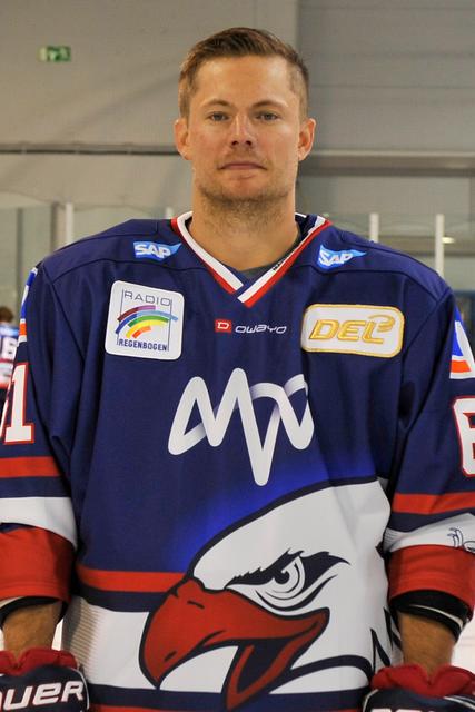 Stürmer Tommi Huhtala (61) | Foto: PIX-Sportfotos