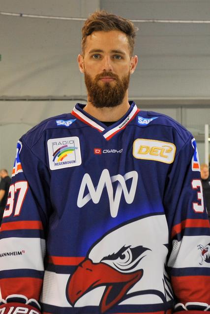 Verteidiger Thomas Larkin (37)  | Foto: PIX-Sportfotos