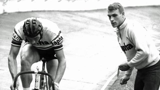 Willi Altig auf dem Rennrad mit seinem Bruder Rudi Altig | Foto: Michael Sonnick