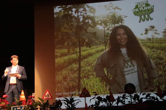 Eine gute Sache: Bei "Plant-For-The-Planet" pflanzen Kinder Bäume für den Planeten. Die Aktion wird von der Stadt Bad Dürkheim unterstützt. | Foto: Franz Walter Mappes