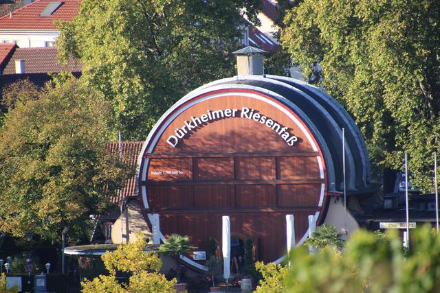 An eine Idee des Bad Dürkheimer Küfermeisters Fritz Keller erinnert das Dürkheimer Riesenfass aus dem Jahr 1934. | Foto: Jonas Beckmann