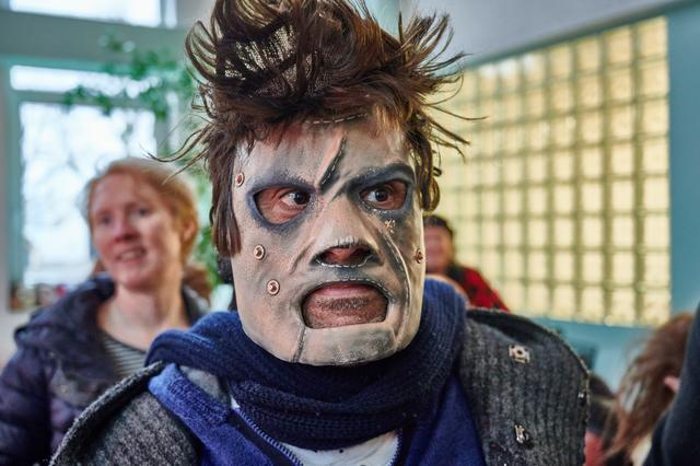 Wer sich wohl hinter dieser Maske verbirgt? | Foto: Christian Gaier