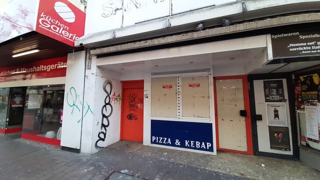 Ein verlassenes Lokal in der Ludwigstraße. | Foto: Tim Altschuck