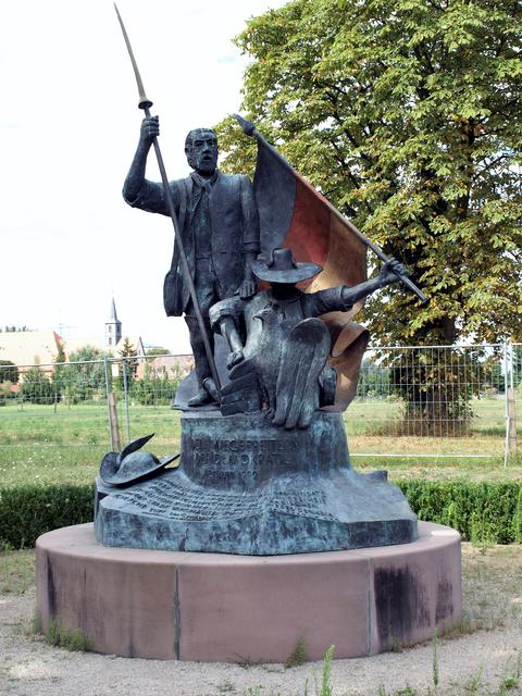 Revolutionsdenkmal bei der Eremitage