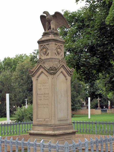 Husarendenkmal von 1851 im Wiesentaler Park