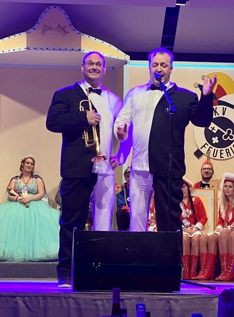 Louis & Armstrong (Jonas Remmele und Peter Müller) waren das Highlight der Sitzung. | Foto: ps