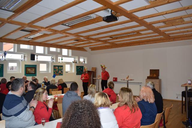 Gemütliches Beisammensein nach der Kampagne 2019/2020. | Foto: B.Bender