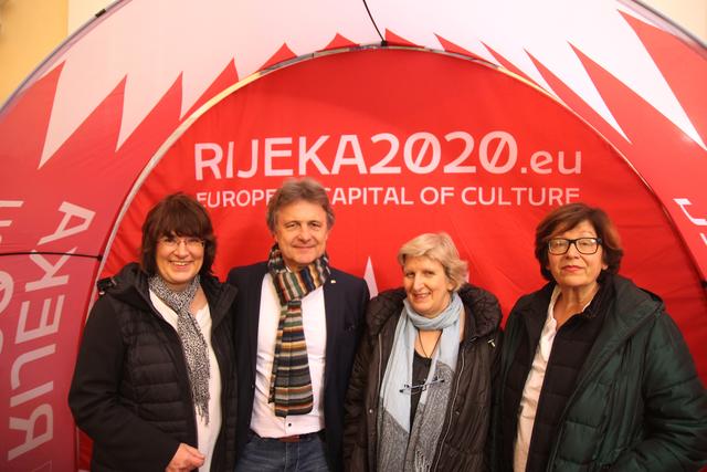Delegation in der Projektpartnerstadt Rijeka (v.l.): Christine Bregler, Hauptamt Stadt Karlsruhe, Oberbürgermeister Dr. Frank Mentrup, Angelika Schmidt, Kulturamt Stadt Karlsruhe, und Mirjana Diminic, Vorsitzende der Deutsch-Kroatischen Gemeinschaft Karlsruhe | Foto: www.jowapress.de