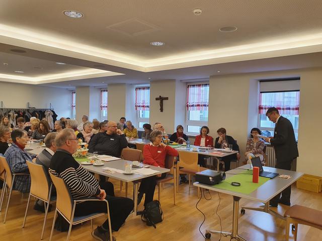 Sehr zur Freude der Veranstalter war die Jahreshauptversammlung des Forum Caritas-Ehrenamt mit 50 Teilnehmern so gut besucht wie lange nicht | Foto: Andrea Daum