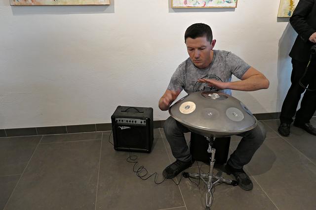 André Erz mit seinem Klangkörper | Foto: Brigitte Melder