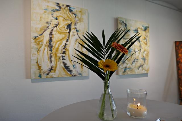 Wundervolle Räumlichkeiten lassen die Bilder strahlen | Foto: Brigitte Melder