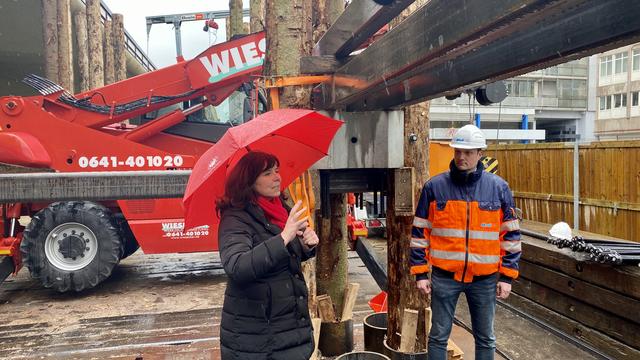 Stehen für Fragen zur Verfügung: Jutta Steinruck und Stefan Feldmann | Foto: Kim Rileit