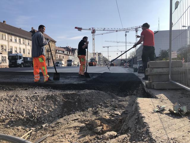 Auf Höhe der Lammstraße fahren Autos ab Montag auf dem bereits hergestellten Autotunnel.  | Foto: Kasig