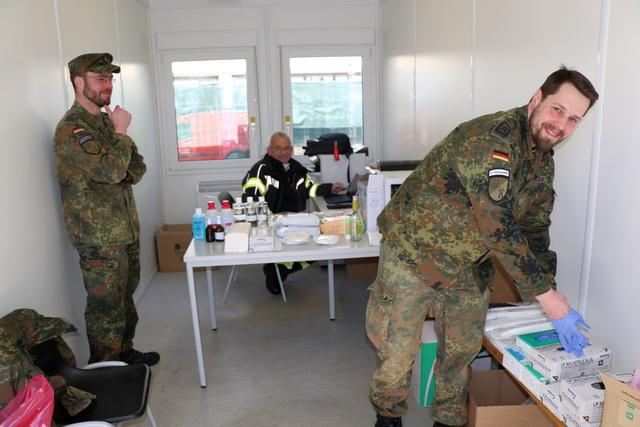 Arbeitsalltag in der Corona-Teststation | Foto: Frank Wiedemann