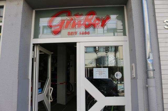 Während der Schließung hatte Fahrrad Gruber seinen Reparaturservice offen, jetzt auch wieder den Verkauf. | Foto: Gisela Böhmer