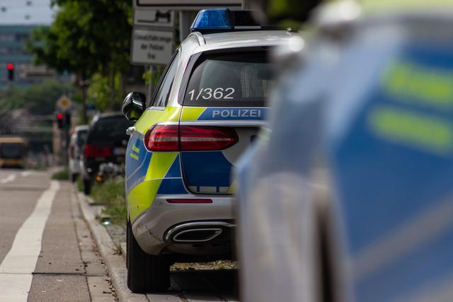 Das Polizeirevier Sandhofen hat die Ermittlungen aufgenommen und sucht in diesem Zusammenhang nach Zeugen oder Hinweisgebern.
