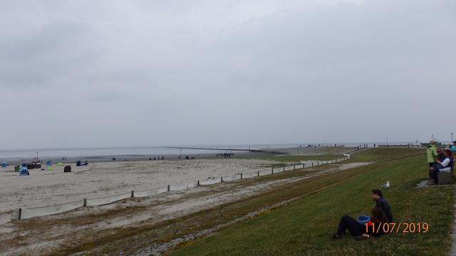 Strand Neuharlingersiel Blickrichtung ost | Foto: H.S.B.
