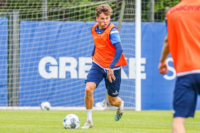 Mannschaftstraining diese Woche: Janis Hanek (KSC 25) am Ball. | Foto: www.tmc-fotografie.de