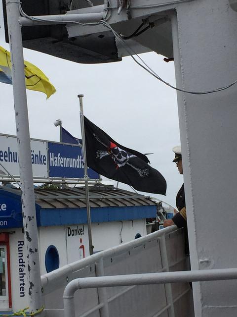 Der Kapitän der Jan Cux II | Foto: H.S.B.