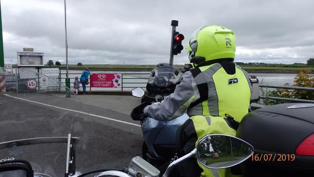 Ein Bikerpaar aus Dänemark. Man ist mit dem Motorrad eigentlich nie allein. | Foto: H.S.B.