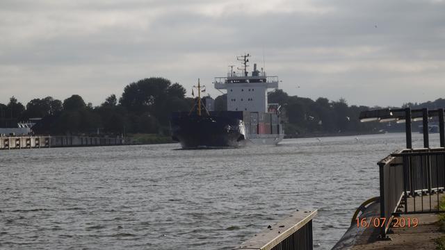 Containerschiff auf Ostkurs | Foto: H.S.B.