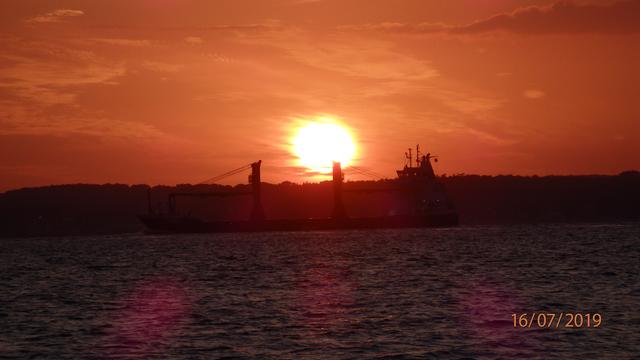 Viel Verkehr zum Sonnenuntergang | Foto: H.S.B.