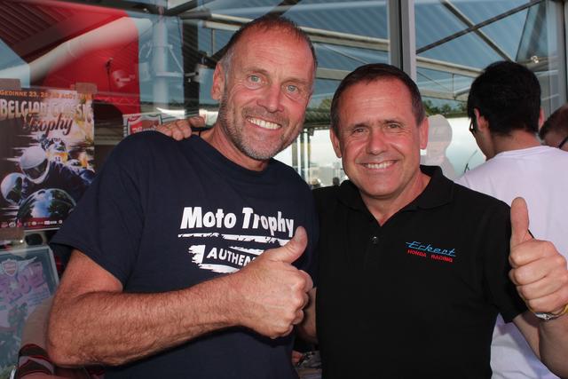 Die Motorrad-Europameister Herbert Hauf und Jochen Schmid (rechts)