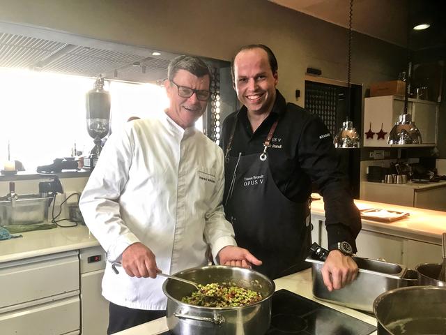 Fünf strahlende Sterne am Gourmet-Himmel: Harald Wohlfahrt und Tristan Brandt.  foto (2): engelhardt