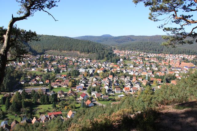 Aussicht vom Kahlen Fels aus auf dem Premiumwanderweg Schusterpfad Hauenstein | Foto: Jens Vollmer