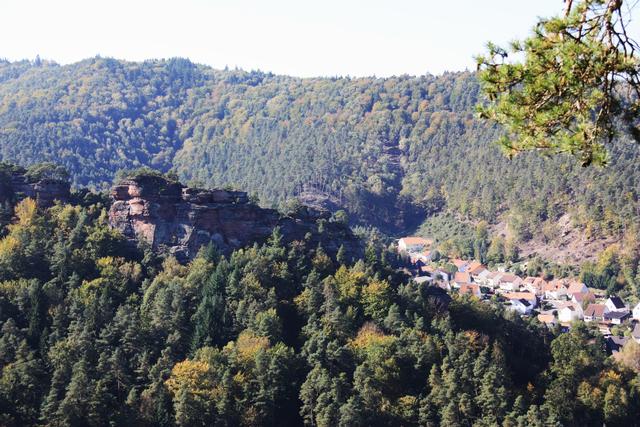 Aussicht vom Kahlen Fels aus auf dem Premiumwanderweg Schusterpfad Hauenstein | Foto: Jens Vollmer