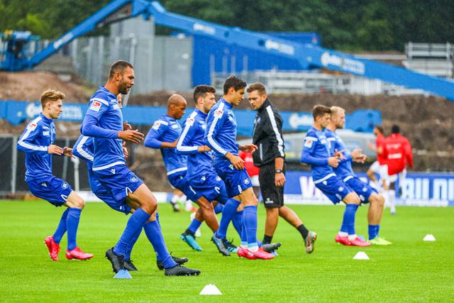 Das Warmmachen vor dem Anpfiff - konzentrierte Gesichter | Foto: tmc-fotografie.de