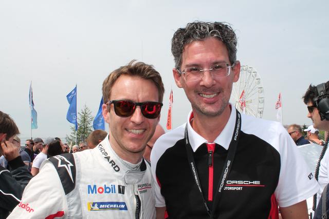 Der zweifache FIA-Langstrecken-Weltmeister Timo Bernhard (links) mit Frank-Steffen Walliser (Foto Michael Sonnick)