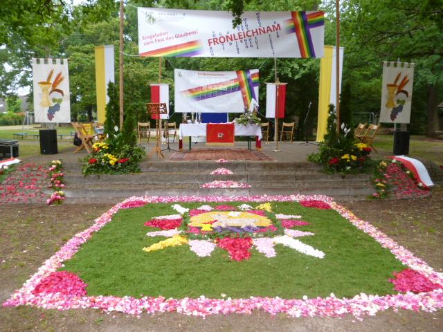 Der festlich geschmückte Altar | Foto: Gadinger